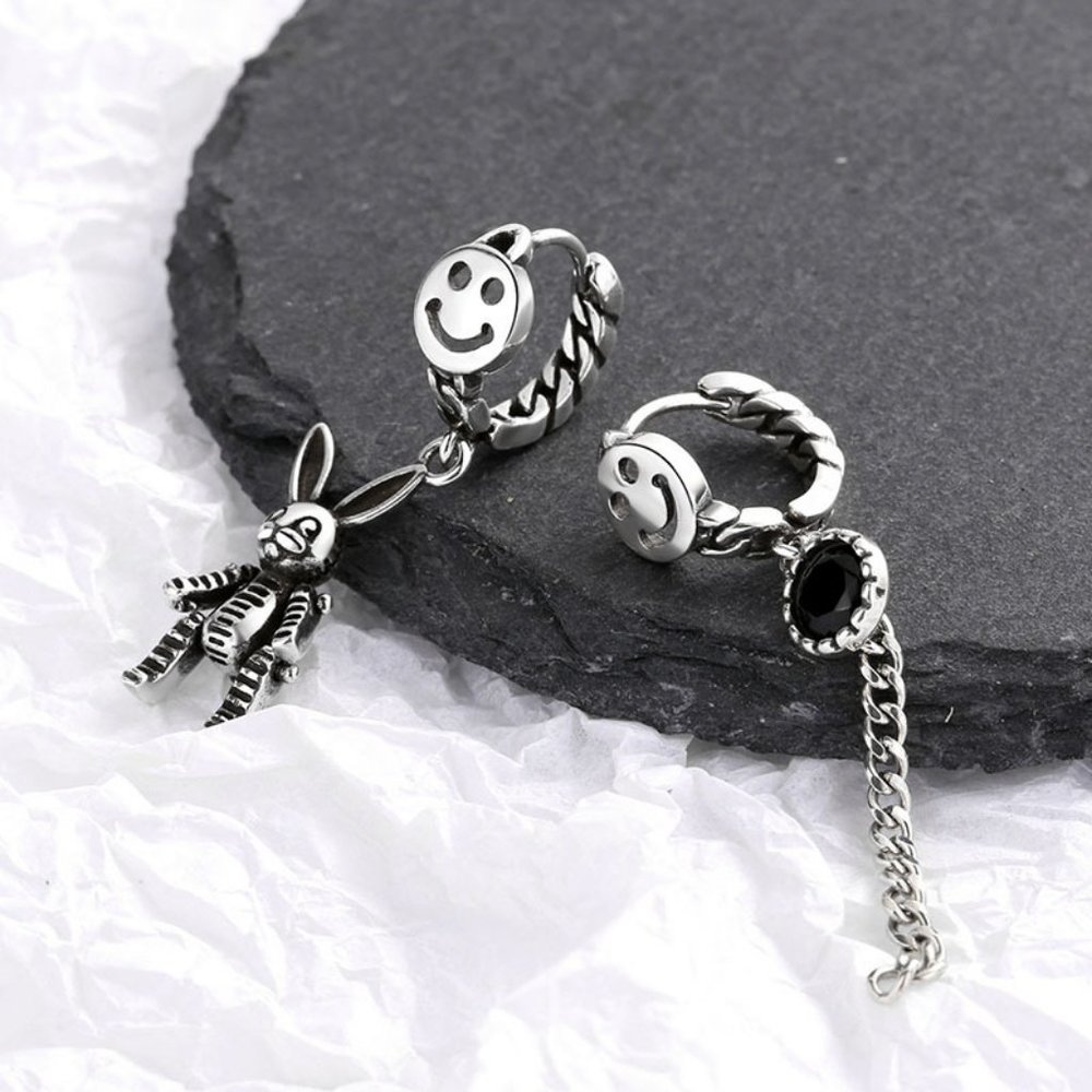 Asymmetric Smiling Face Rabbit Earrings - Picture 5 of 6